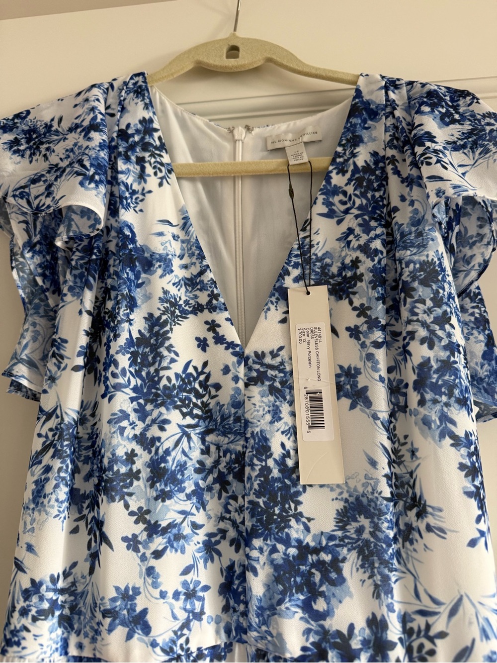 ML Monique Lhuillier White and Blue Floral V-Neck Ruffle Sleeve Dress